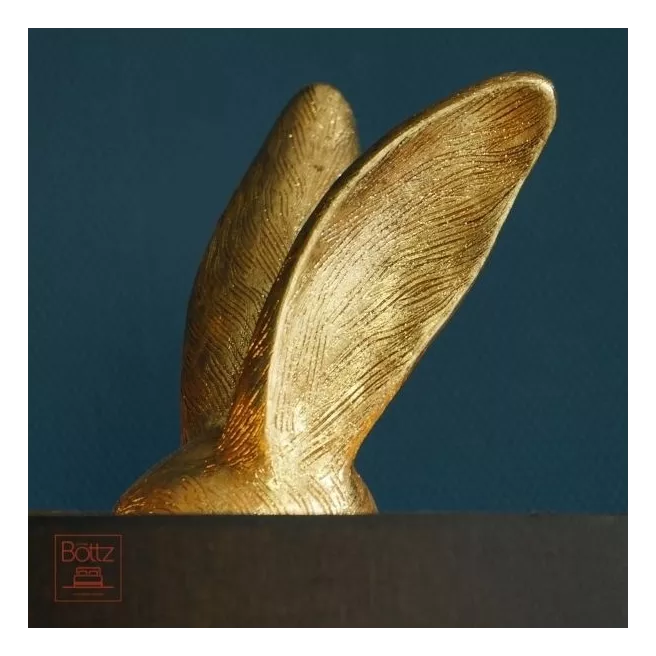 Hidding rabbit L Hidding rabbit L